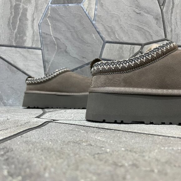 UGG Tazz Platform Shearling Lined Slipper - Picture 9 of 9